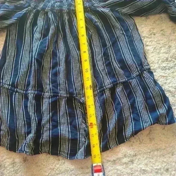 Abercrombie & Fitch Womens XS Blue And White Pinstripe Off The Shoulder Top - Picture 12 of 12